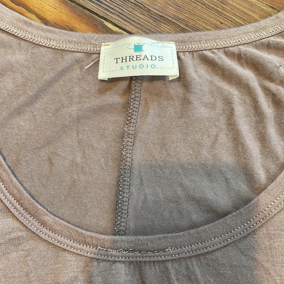 Size Large Blouse - Picture 3 of 4